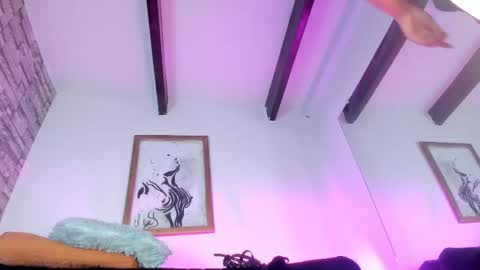 Lola online show from 10.25.25