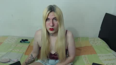 Snapshot of lolitabauer2 chatting on 01.13.25 Sascha Bauer online show from 01.13.25