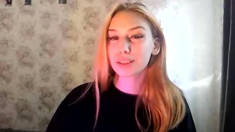 LollaLaKiss online show from 10.14.25