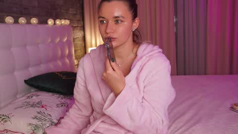 Victoria online show from 12.09.24