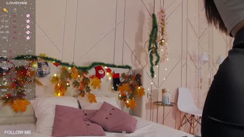 Snapshot of lolly_neal chatting on 01.09.25 Lolly online show from 01.09.25