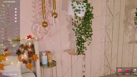 Snapshot of lolly_neal chatting on 02.10.25 Lolly online show from 02.10.25