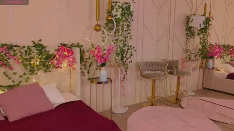 Snapshot of lolly_neal chatting on 09.21.25 Lolly online show from 09.21.25