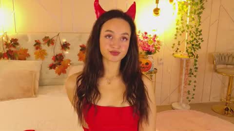 Snapshot of lolly_neal chatting on 10.26.25 Lolly online show from 10.26.25