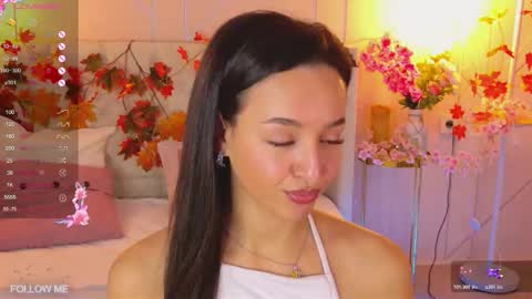 Snapshot of lolly_neal chatting on 11.13.25 Lolly online show from 11.13.25