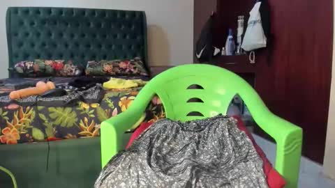 Snapshot of lolly_preety chatting on 04.29.26 lolly_preety online show from 04.29.26