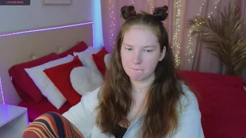 Mona online show from 09.11.25