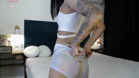 Snapshot of lolly_turner chatting on 01.28.25 lolly_turner online show from 01.28.25