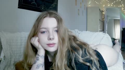 Snapshot of lollylol11 chatting on 12.02.24 Lilly online show from 12.02.24