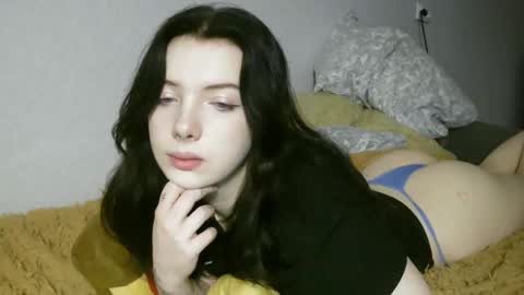 Snapshot of lollylol11 chatting on 10.23.25 Lilly online show from 10.23.25