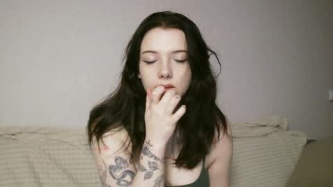 Snapshot of lollylol11 chatting on 11.03.25 Lilly online show from 11.03.25