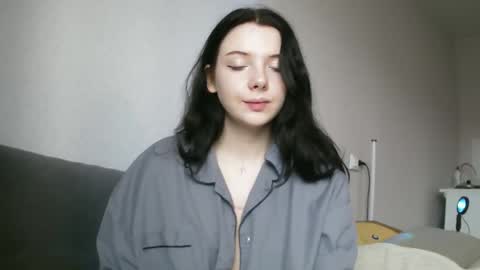 Snapshot of lollylol11 chatting on 11.16.25 Lilly online show from 11.16.25