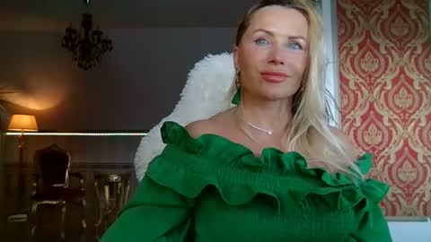 Roxy online show from 12.15.24