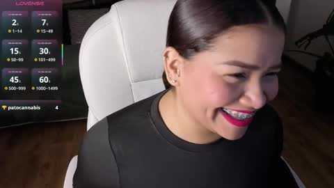 Snapshot of loly_marce chatting on 11.28.25 loly_marce online show from 11.28.25