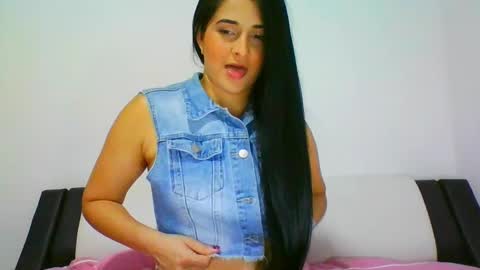 estehfania online show from 02.08.25