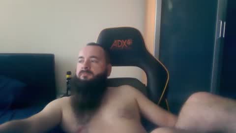 london_man1988 online show from 10.26.25