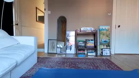 Em online show from 01.16.26