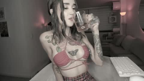 Snapshot of lonelly_lolly98 chatting on 01.20.25 SABRINA online show from 01.20.25