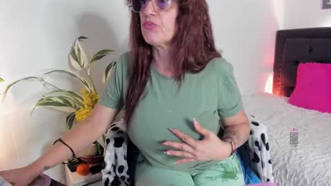 Snapshot of lonely_shewolf chatting on 02.02.26 Jennifer online show from 02.02.26