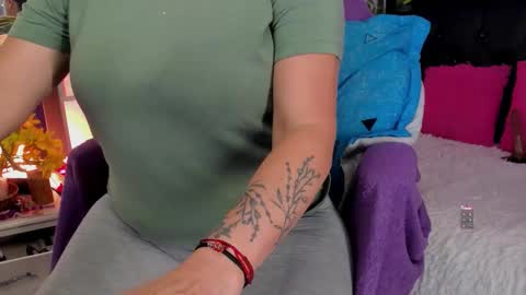 Snapshot of lonely_shewolf chatting on 02.12.26 Jennifer online show from 02.12.26