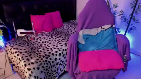 Snapshot of lonely_shewolf chatting on 02.21.26 Jennifer online show from 02.21.26