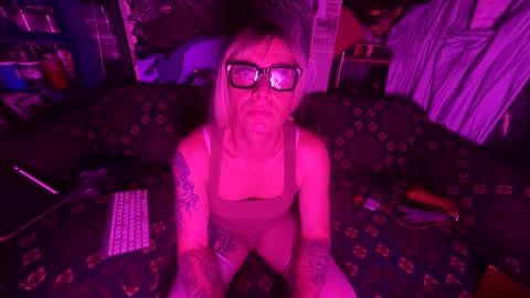 Snapshot of longbeachcd69 chatting on 01.24.25 longbeachcd69 online show from 01.24.25