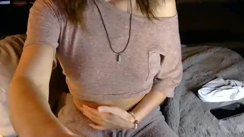 Snapshot of longlegstammy chatting on 11.17.25 Cutenurse91 online show from 11.17.25