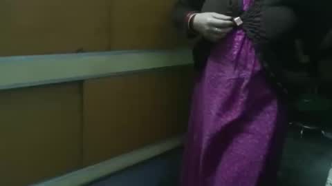 Snapshot of longsexji chatting on 12.14.25 Shy Housewife online show from 12.14.25