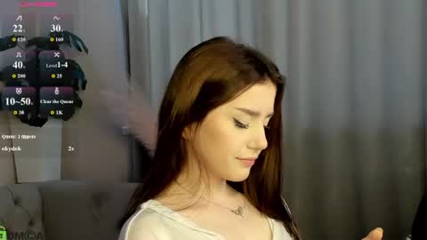 Snapshot of lonny_peach chatting on 08.09.26 Luna online show from 08.09.26