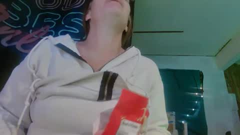 Londoncashmere69  online show from 12.17.24