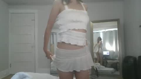 Elanor online show from 10.28.25