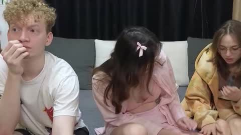 Jean and Isa right couple Mark and Eva left couple online show from 03.21.26