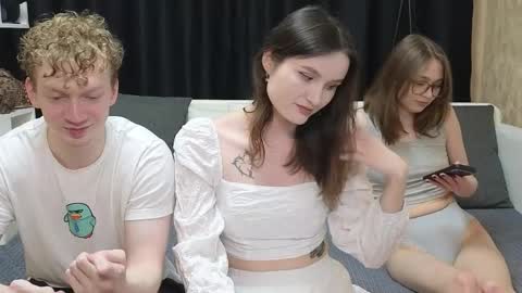 Jean and Isa right couple Mark and Eva left couple online show from 04.08.26