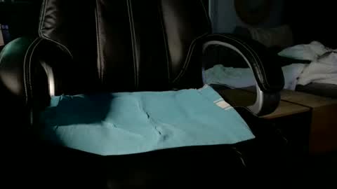 Snapshot of loov2watch chatting on 02.24.26 Mato online show from 02.24.26