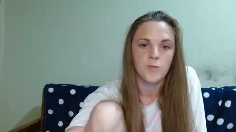 Snapshot of lora879 chatting on 06.16.26 Lora online show from 06.16.26
