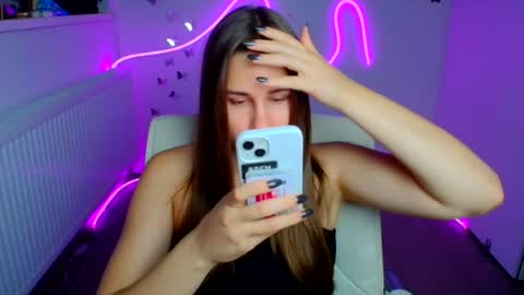 Snapshot of lora_kisses chatting on 07.28.26 Lora online show from 07.28.26