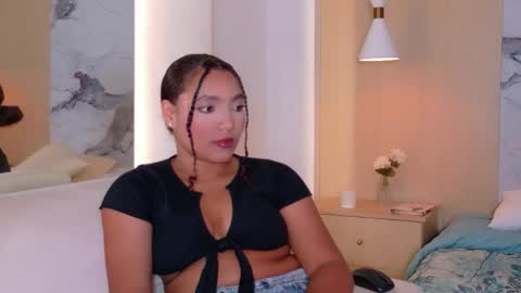 Loraine Rios online show from 04.14.26