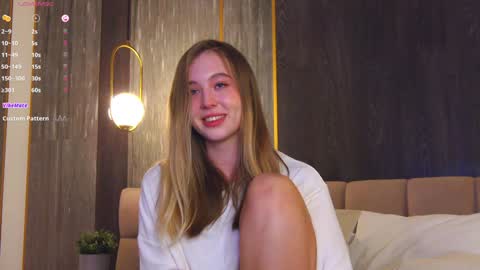 Snapshot of loraineluff chatting on 01.29.25 Loraine online show from 01.29.25