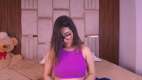  Lorein  online show from 12.02.25