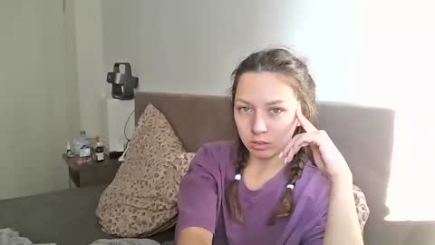 Snapshot of lorelea_cute chatting on 09.30.25 Lorelea cute online show from 09.30.25