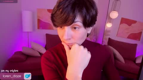 Snapshot of loren_daze chatting on 11.06.25 Loren online show from 11.06.25