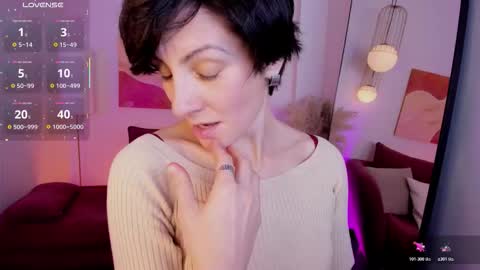 Snapshot of loren_daze chatting on 11.14.25 Loren online show from 11.14.25