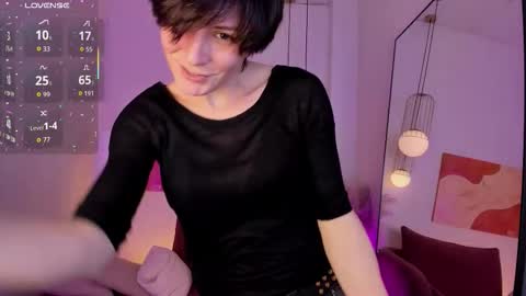 Snapshot of loren_daze chatting on 11.22.25 Loren online show from 11.22.25