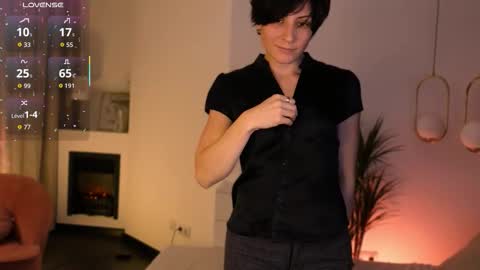 Snapshot of loren_daze chatting on 11.25.25 Loren online show from 11.25.25