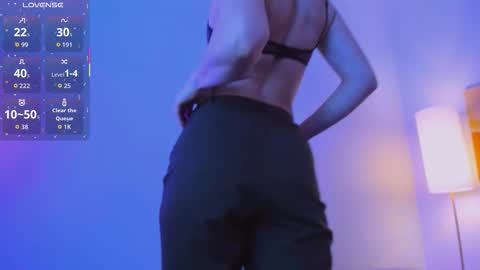 Snapshot of loren_daze chatting on 12.03.25 Loren online show from 12.03.25