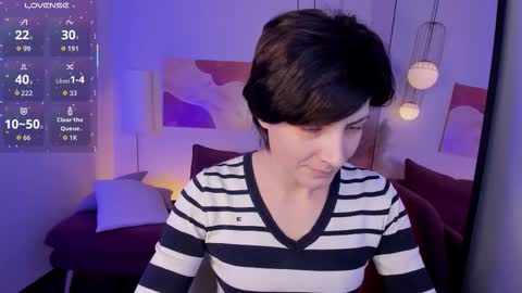 Snapshot of loren_daze chatting on 12.22.25 Loren online show from 12.22.25