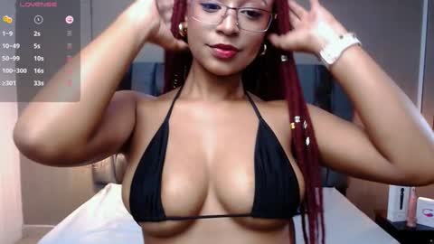 Lorena Vieira  online show from 12.22.24