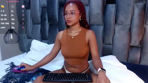 Lorena Vieira  online show from 12.29.24