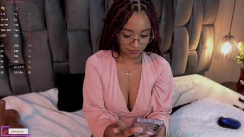 Lorena Vieira  online show from 02.16.25