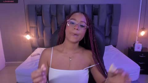 Lorena Vieira  online show from 02.27.25